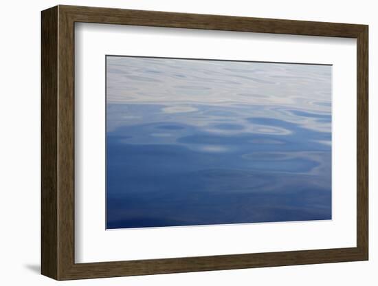 Water ripple abstract-Savanah Plank-Framed Photographic Print