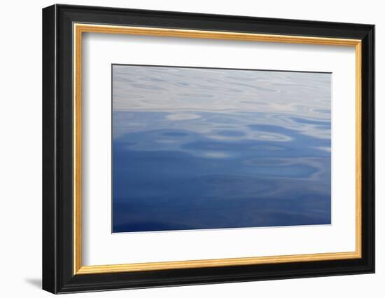 Water ripple abstract-Savanah Plank-Framed Photographic Print