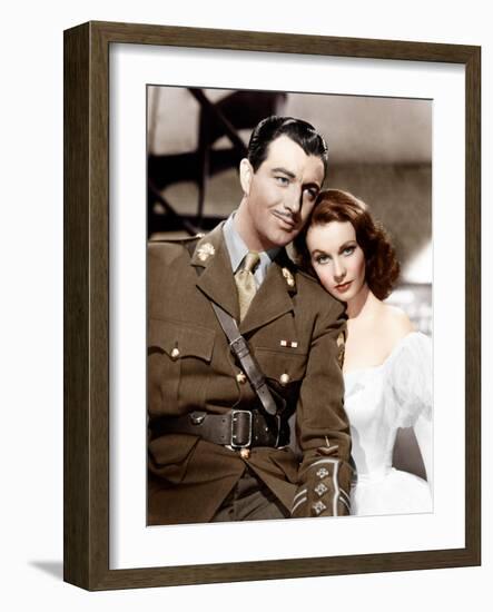 WATERLOO BRIDGE, from left: Robert Taylor, Vivien Leigh, 1940--Framed Photo