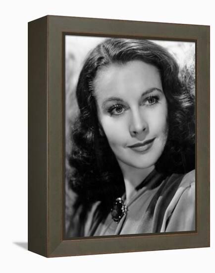 Waterloo Bridge, Vivien Leigh, 1940-null-Framed Stretched Canvas