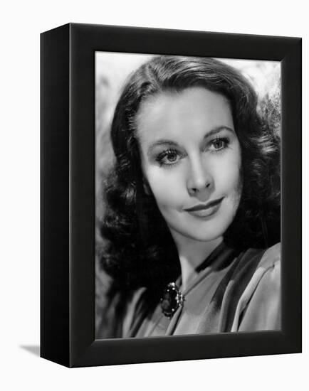 Waterloo Bridge, Vivien Leigh, 1940-null-Framed Stretched Canvas