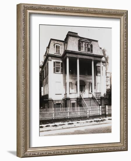 Watt-Pinkney Mansion, 1913-Edwin Levick-Framed Giclee Print