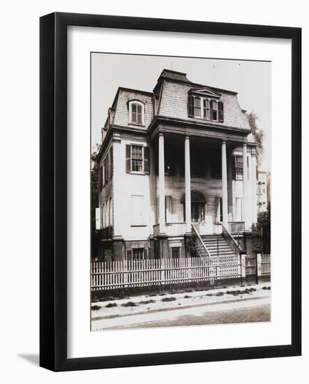 Watt-Pinkney Mansion, 1913-Edwin Levick-Framed Giclee Print