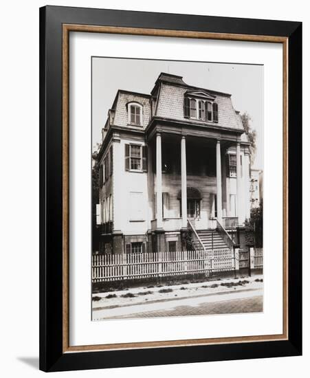 Watt-Pinkney Mansion, 1913-Edwin Levick-Framed Giclee Print