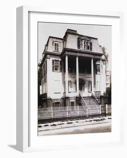 Watt-Pinkney Mansion, 1913-Edwin Levick-Framed Giclee Print