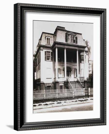 Watt-Pinkney Mansion, 1913-Edwin Levick-Framed Giclee Print