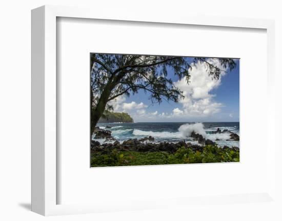 Waves Crashing Upon Rocks, Laupahoehoe Park, Hawaii, USA-Jaynes Gallery-Framed Photographic Print