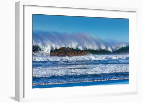 Waves in Cayucos I-Lee Peterson-Framed Photo