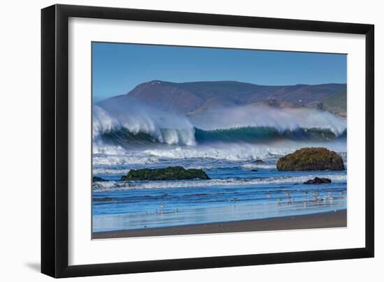 Waves in Cayucos II-Lee Peterson-Framed Photo