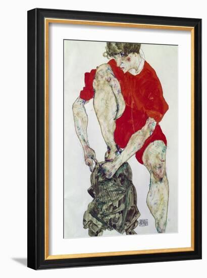 Weibliches Modell in feuerroter Jacke und Hose. 1914-Egon Schiele-Framed Giclee Print