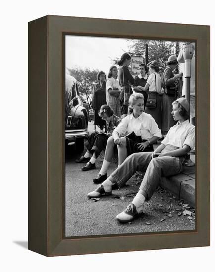 Wellesley Freshmen Students Gathered Outside the Hathaway House Bookshop-Lisa Larsen-Framed Premier Image Canvas