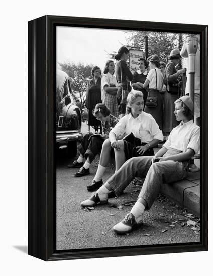 Wellesley Freshmen Students Gathered Outside the Hathaway House Bookshop-Lisa Larsen-Framed Premier Image Canvas