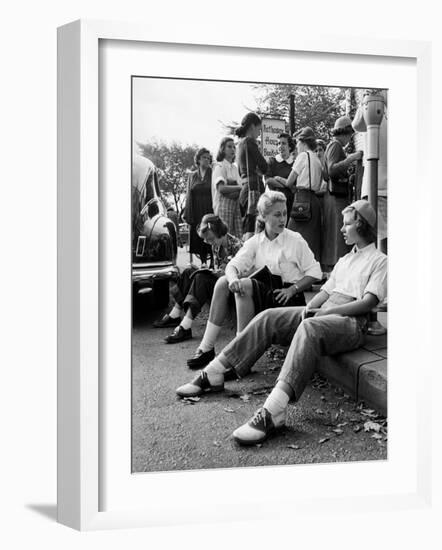 Wellesley Freshmen Students Gathered Outside the Hathaway House Bookshop-Lisa Larsen-Framed Photographic Print