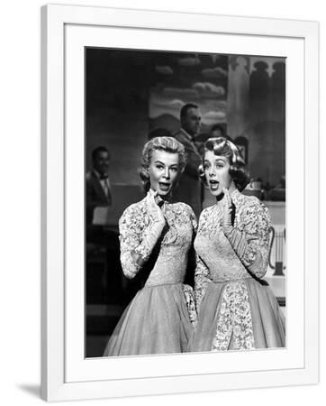 green emerald velvet dress Rosemary Clooney as Betty Haynes 1950s Green Velvet Dress White Christ   LausenCrafts
