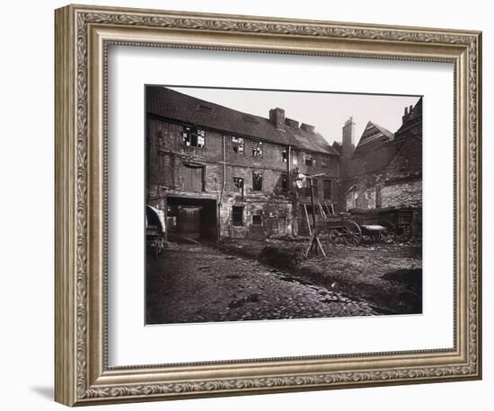 White Hart Inn Yard, Southwark, London, 1881-Henry Dixon-Framed Photographic Print