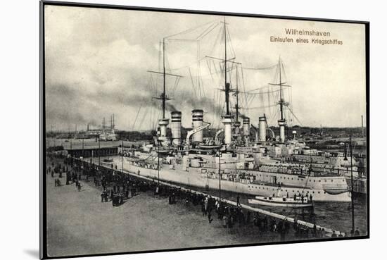 Wilhelmshaven, Einlaufen Eines Kriegsschiffes-null-Mounted Giclee Print