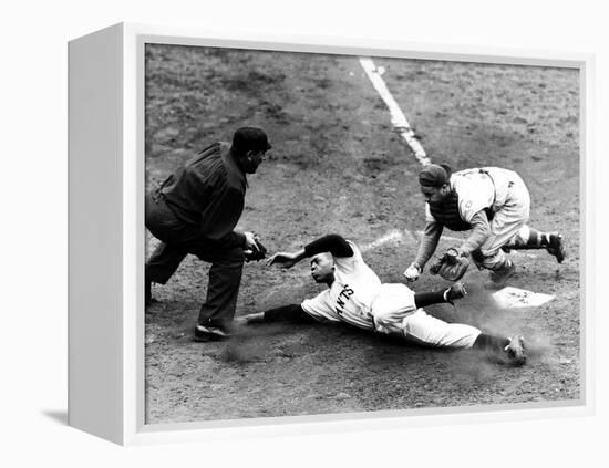 Willie Mays (1931- )-null-Framed Premier Image Canvas