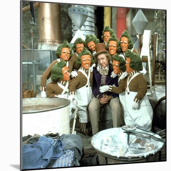 Willy Wonka And The Chocolate Factory, Gene Wilder, Oompa-Loompas, 1971-null-Mounted Photo