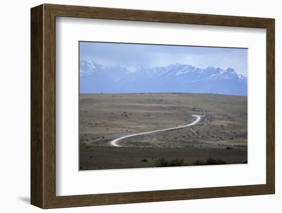 Winding desert road and Andes mountains, El Calafate, Parque Nacional Los Glaciares, UNESCO World H-Stuart Black-Framed Photographic Print