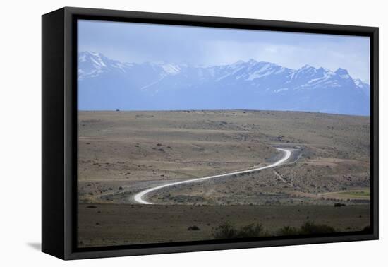 Winding desert road and Andes mountains, El Calafate, Parque Nacional Los Glaciares, UNESCO World H-Stuart Black-Framed Premier Image Canvas