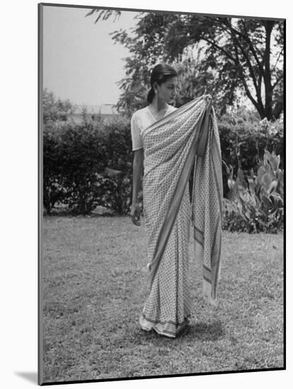 Woman Demonstrating How to Put on an Indian Sari-null-Mounted Photographic Print