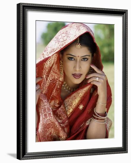 Woman Dressed in Sari / Traditional Costume, Mumbai (Bombay), Maharastra, India-Steve Vidler-Framed Photographic Print