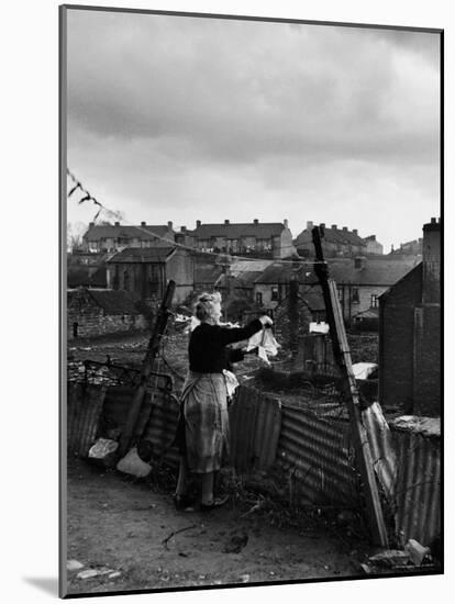 Woman Hanging Wash in a Dublin Slum-Tony Linck-Mounted Photographic Print