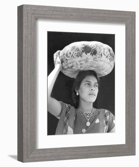 Woman in Tehuantepec, Mexico, 1929-Tina Modotti-Framed Giclee Print