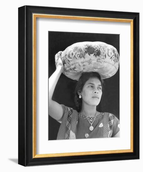 Woman in Tehuantepec, Mexico, 1929-Tina Modotti-Framed Giclee Print