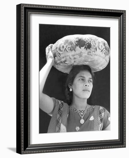 Woman in Tehuantepec, Mexico, 1929-Tina Modotti-Framed Giclee Print