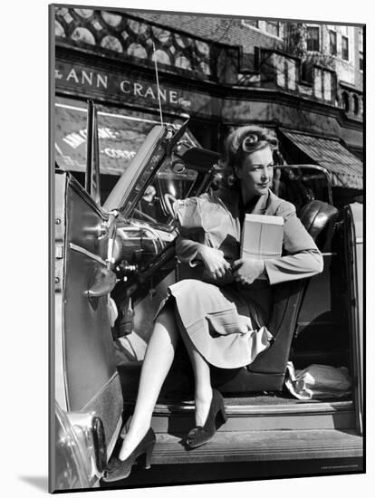 Woman Modeling the New American Look-Nina Leen-Mounted Photographic Print