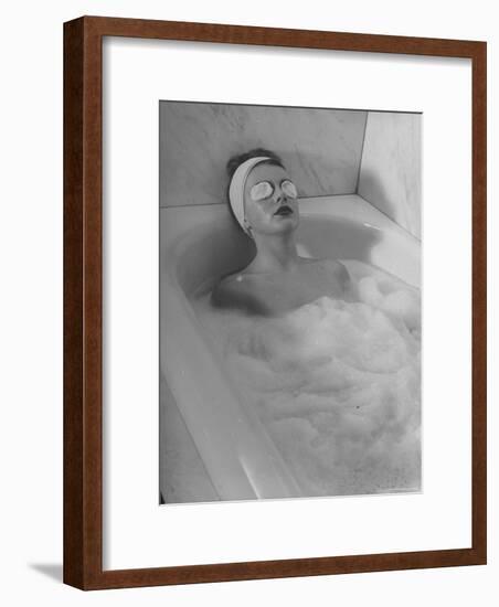 Woman Showing How to Take a Bath-Nina Leen-Framed Photographic Print