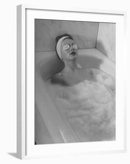 Woman Showing How to Take a Bath-Nina Leen-Framed Photographic Print