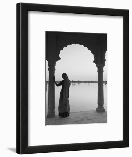 Woman Wearing Sari, Jaisalmer, Rajasthan, India-Doug Pearson-Framed Photographic Print