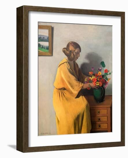 Woman with a Bunch of Flowers, 1922 (Oil on Canvas)-Felix Edouard Vallotton-Framed Giclee Print