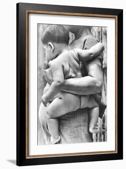 Woman with Child, Tehuantepec, Mexico, 1929-Tina Modotti-Framed Giclee Print