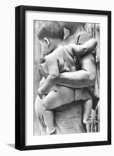 Woman with Child, Tehuantepec, Mexico, 1929-Tina Modotti-Framed Giclee Print