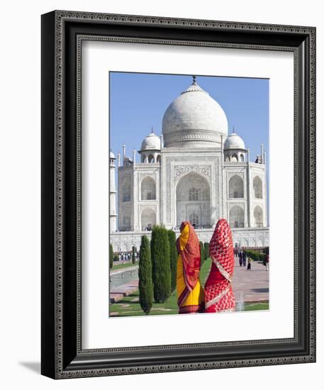 Women in Colourful Saris at the Taj Mahal, UNESCO World Heritage Site, Agra, Uttar Pradesh State, I-Gavin Hellier-Framed Photographic Print