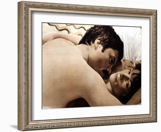 Women In Love, Oliver Reed, Glenda Jackson, 1969-null-Framed Photo