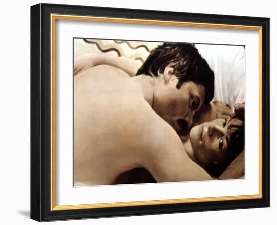 Women In Love, Oliver Reed, Glenda Jackson, 1969-null-Framed Photo