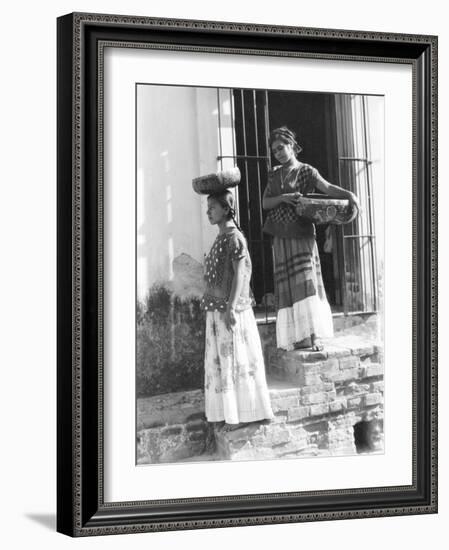 Women in Tehuantepec, Mexico, 1929-Tina Modotti-Framed Giclee Print