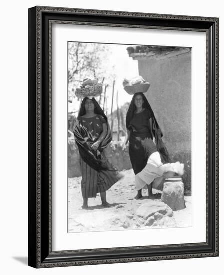 Women in Tehuantepec, Mexico, 1929-Tina Modotti-Framed Photographic Print