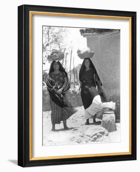Women in Tehuantepec, Mexico, 1929-Tina Modotti-Framed Photographic Print