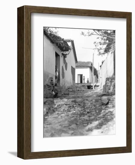 Women in Tehuantepec, Mexico, 1929-Tina Modotti-Framed Photographic Print