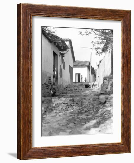 Women in Tehuantepec, Mexico, 1929-Tina Modotti-Framed Photographic Print