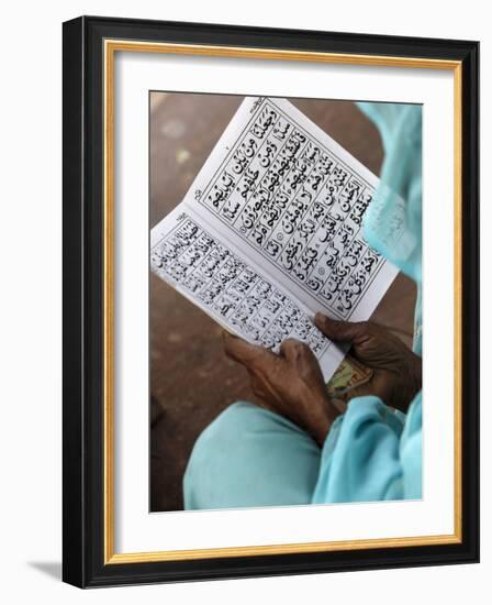 Women Reading at Jamma Masjid (Delhi Great Mosque), Delhi, India, Asia-null-Framed Photographic Print