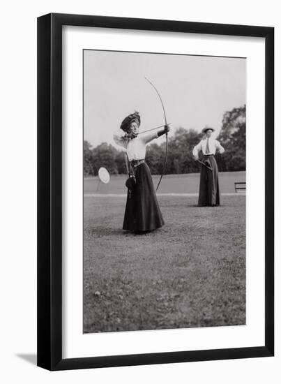 Women's Archery, 1909-null-Framed Photographic Print