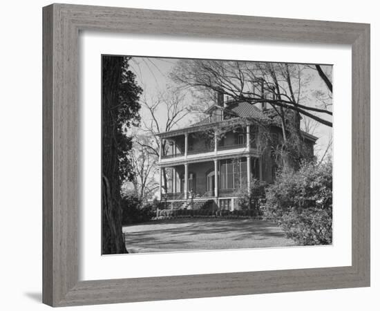 Women Touring the Plantations of Edentown During the Early Spring Season-Ed Clark-Framed Photographic Print