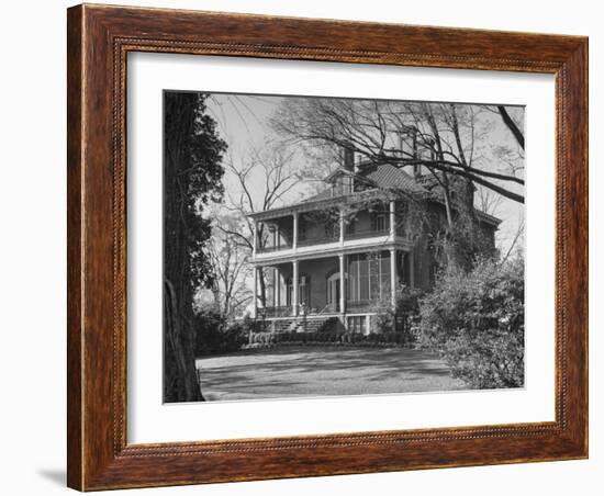 Women Touring the Plantations of Edentown During the Early Spring Season-Ed Clark-Framed Photographic Print