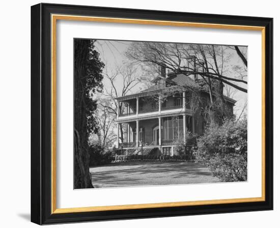 Women Touring the Plantations of Edentown During the Early Spring Season-Ed Clark-Framed Photographic Print